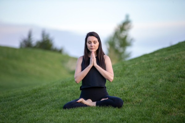 Manfaat dan Cara Memulai Praktik Meditasi Harian
